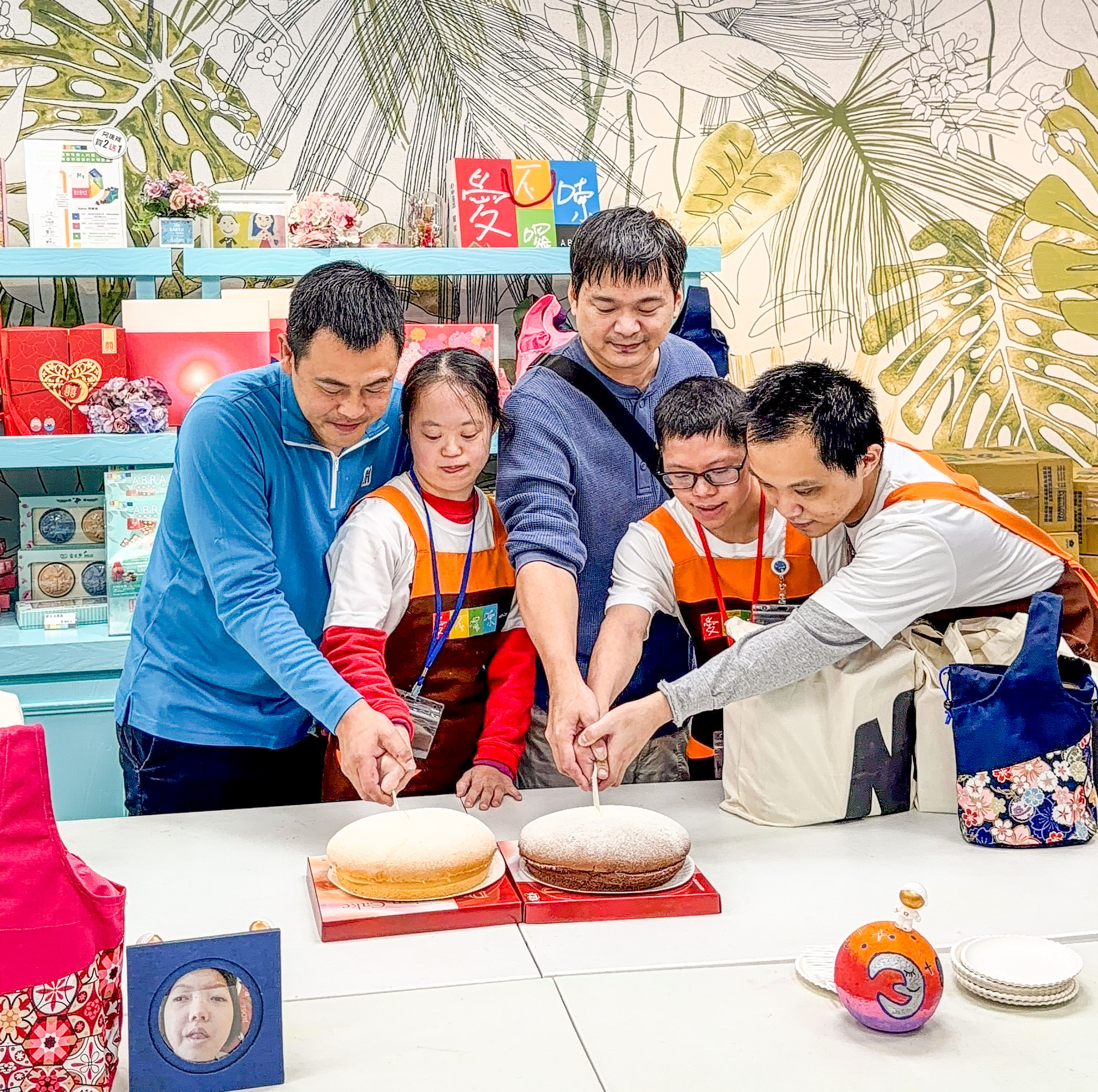 萬通人力與唐寶寶們一同慶祝11月生日